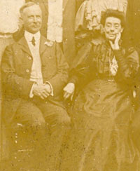 Caroline with James, 1905